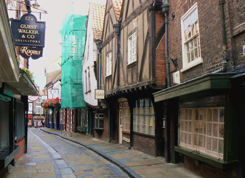 Look for house sitting opportunities in Historical York